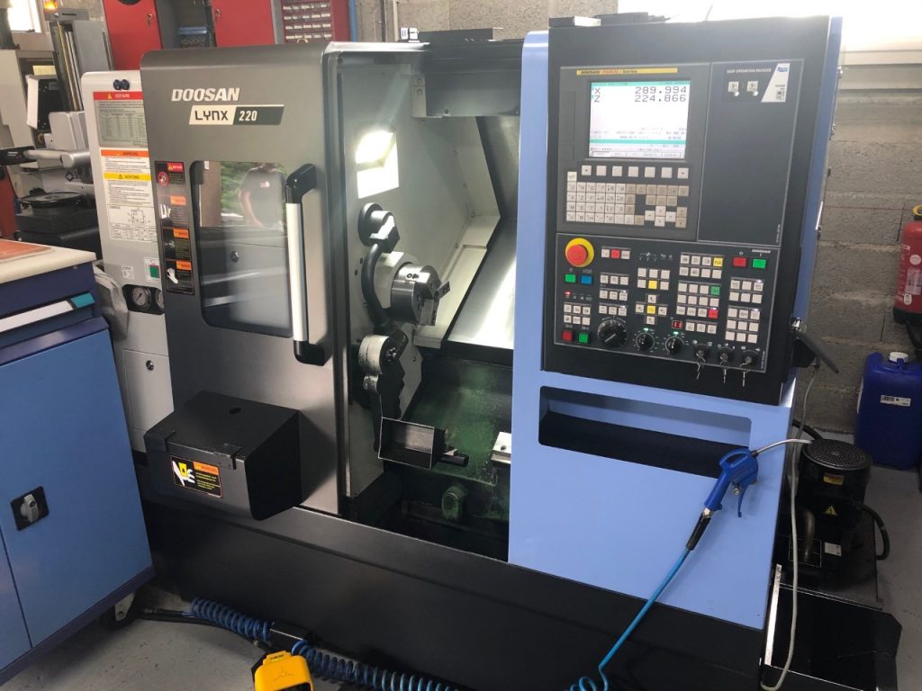 Tour 2 axes DOOSAN LYNX 220A