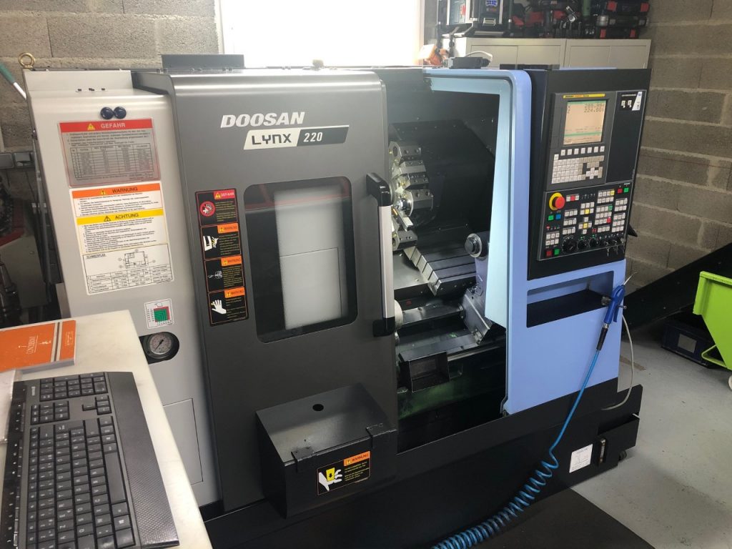 Tour 2 axes DOOSAN LYNX 220A